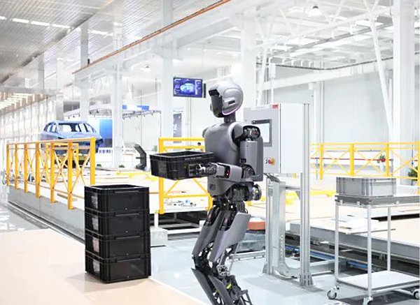 無錫龍頭企業研發應用取得新突破 天奇具身智能機器人加速&ldquo;進廠&rdquo;